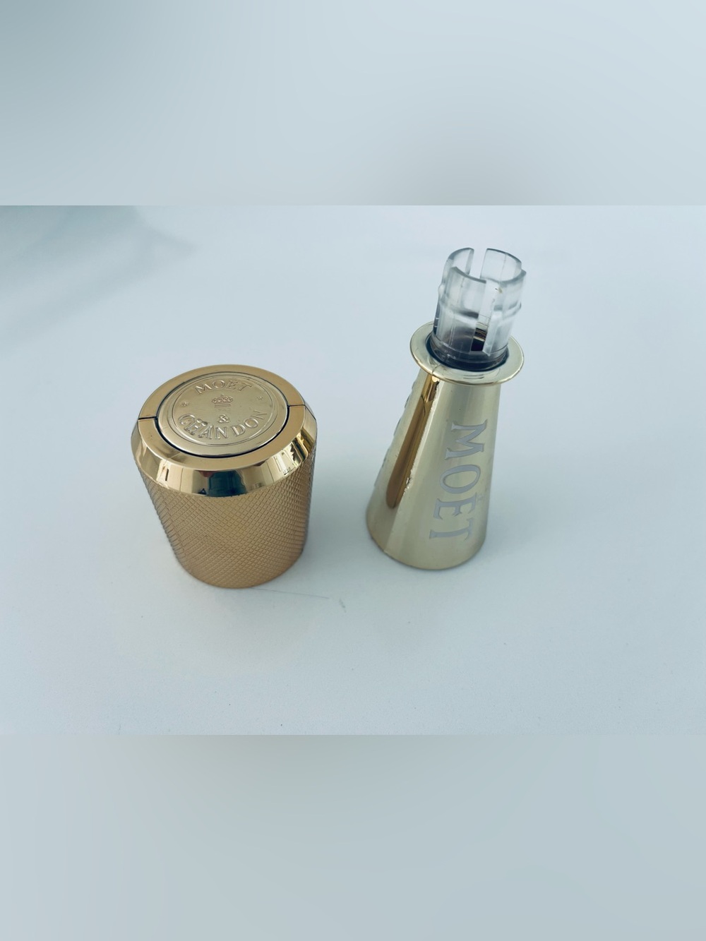 Moët & Chandon Gold Color Mini Sipper & Bottle Stopper Bouchon.